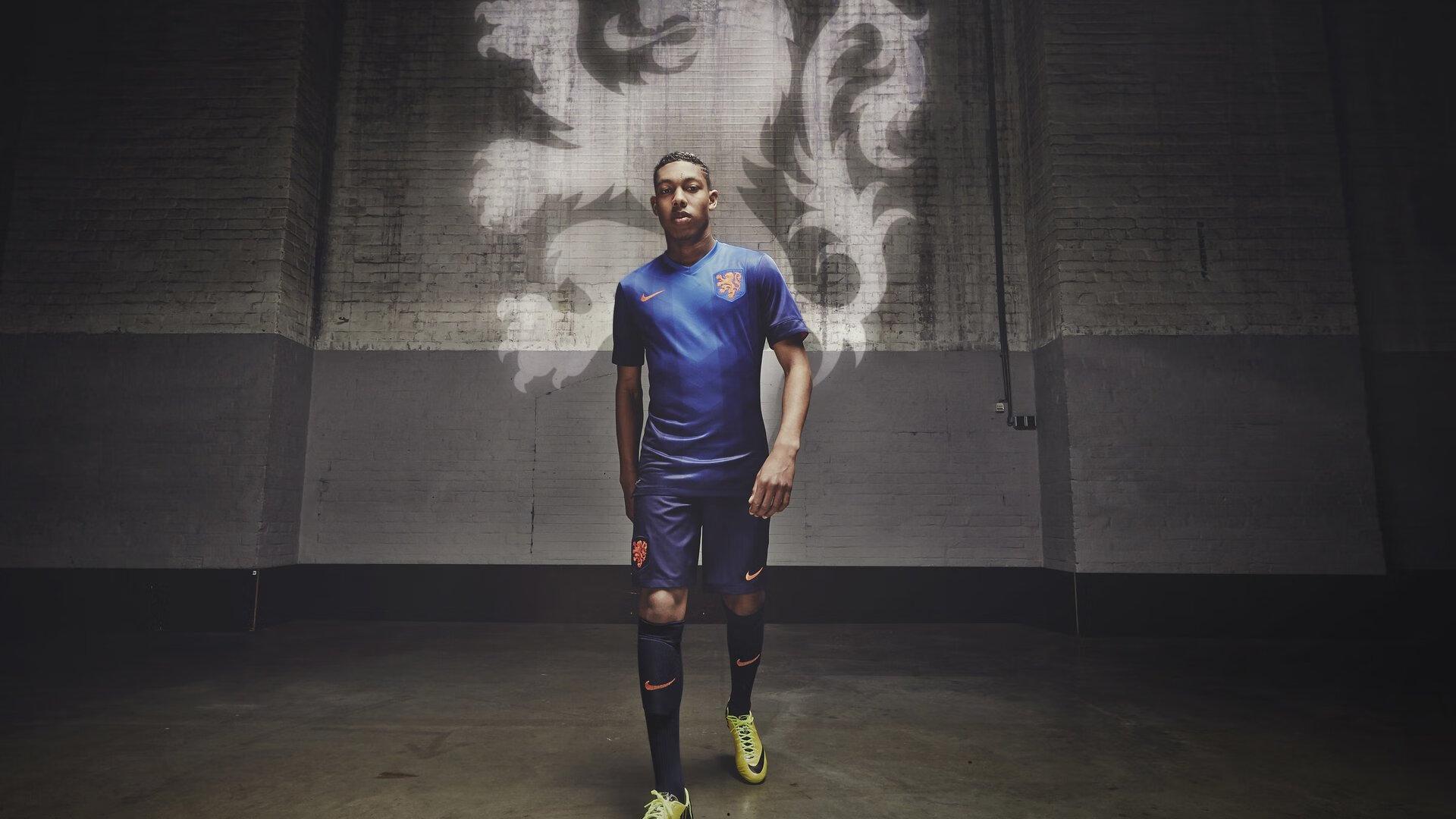 罗马诺独家，埃弗顿强势出击，正式报价切尔西中场霍尔！直接转会谈判启动